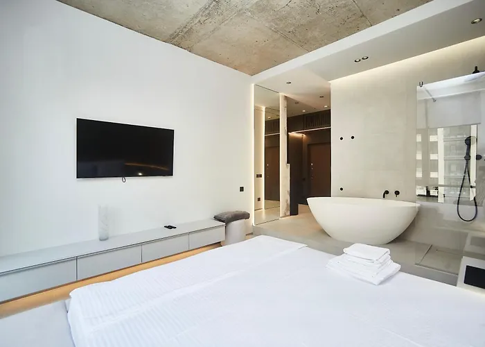 Arkadia Elegia Odessza